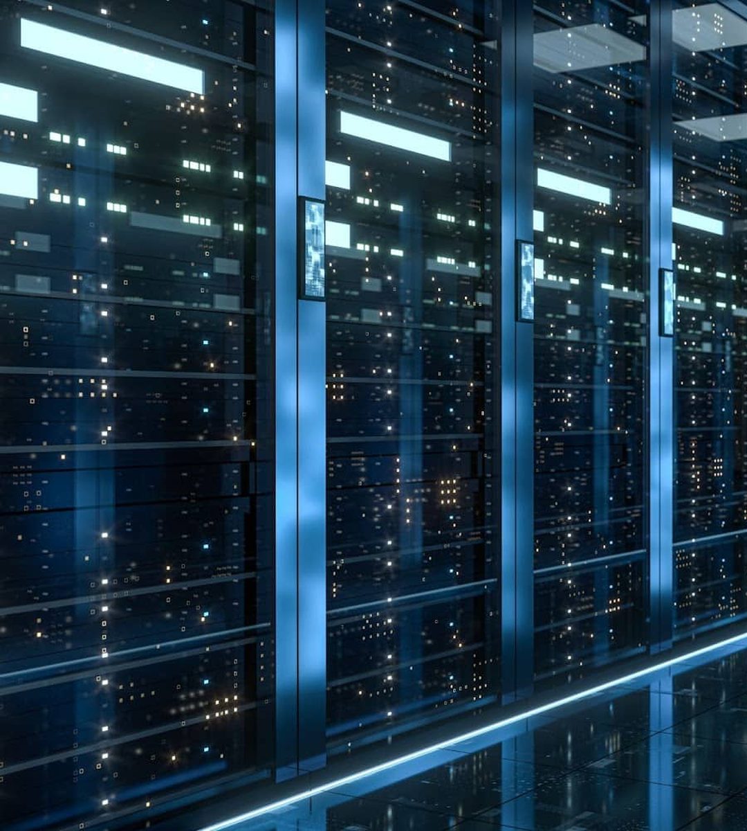 Corridoio di un data center, con armadi di server illuminati su entrambi i lati